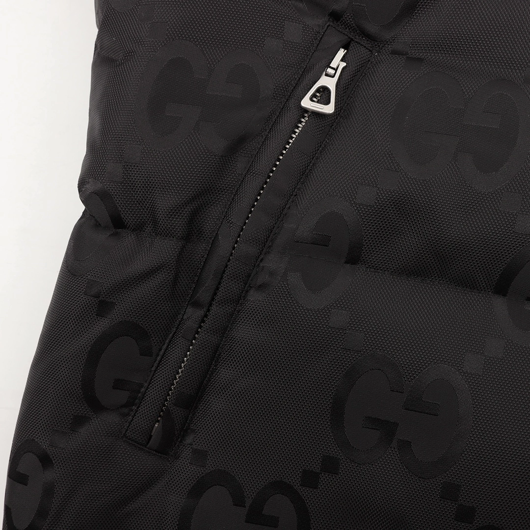 Gucci limited edition full logo down jacket Black 12.5