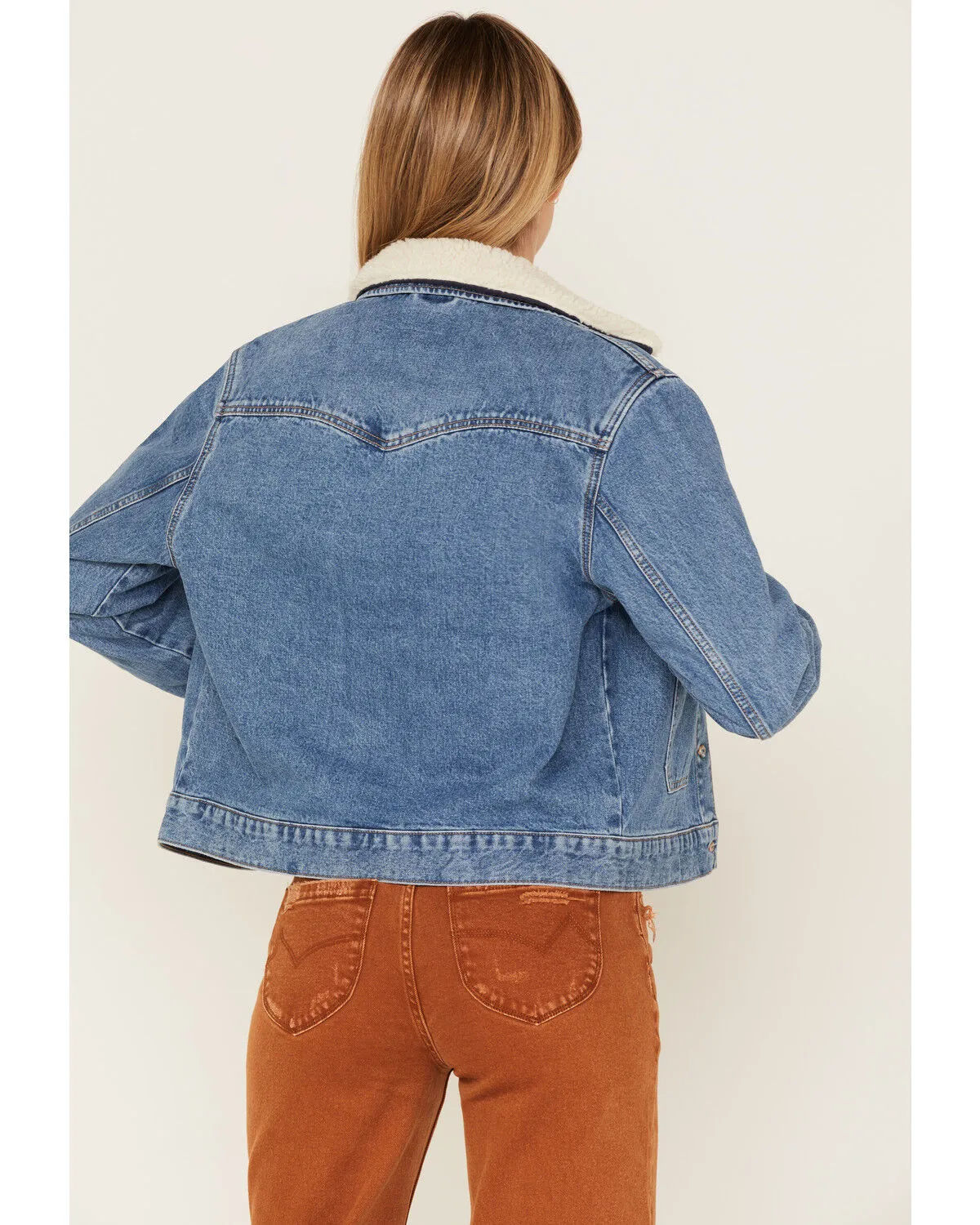 Product Name:  Wrangler Women's Light Wash Denim Sherpa Collar Western Jacket