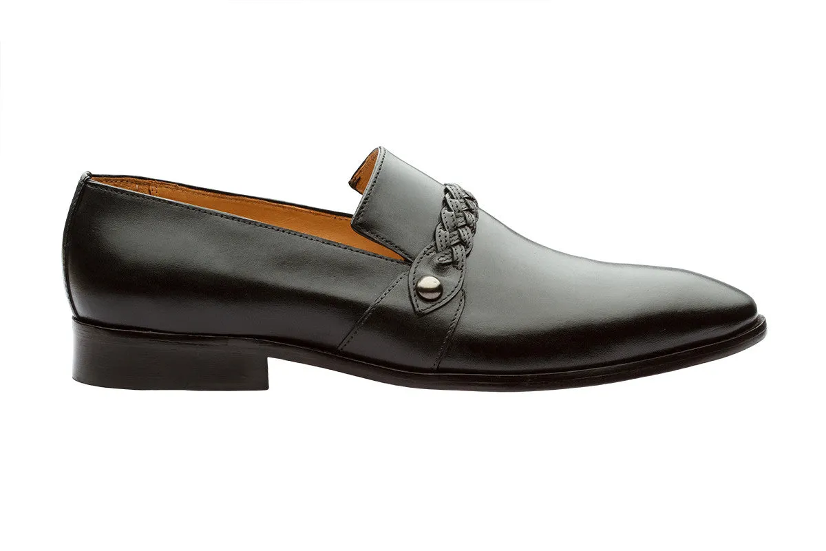 SLIP ON WITH PLEATED SADDLE - BLACK